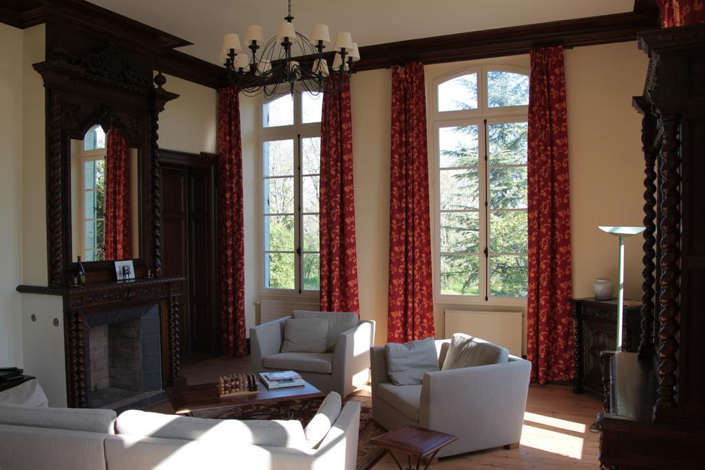 Domaine De Lamassas Bed and Breakfast Hautefage-la-Tour Εξωτερικό φωτογραφία